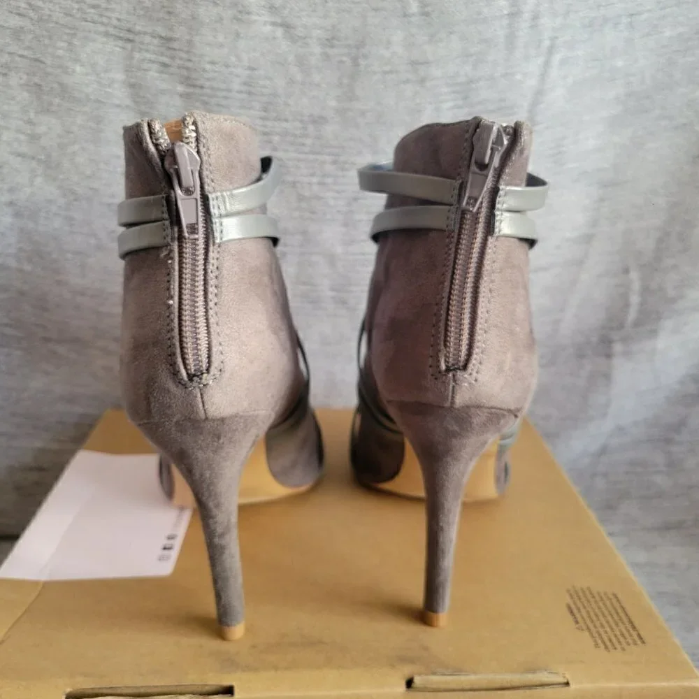 Journee Collection Women's Samara Bootie